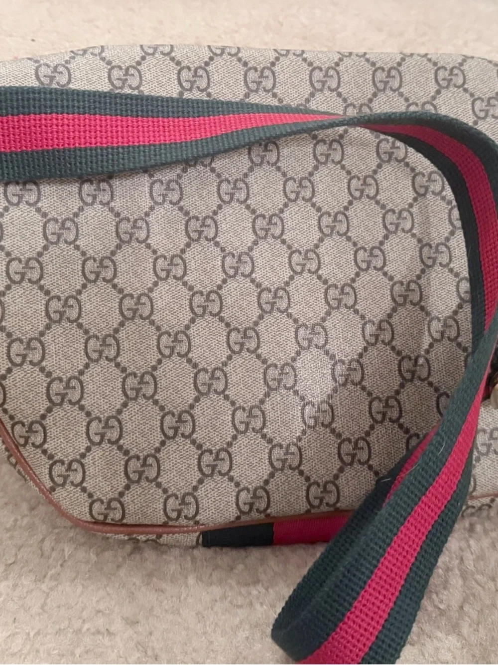 Gucci Beige GG Canvas Crossbody belt Bag with Brown Leather and Green/Red Stripe - Picture 9 of 10